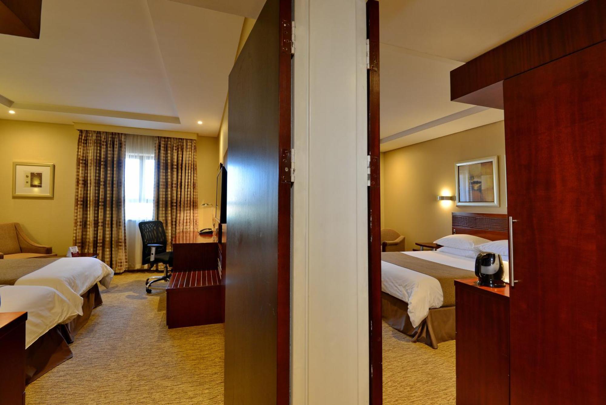 ซิตี้ ลอดจ์ โฮเต็ล โยฮันเนสเบิร์ก แอร์พอร์ต มาร์บาร่า โร้ด Hotel เคมป์ตัน พาร์ค ภายนอก รูปภาพ